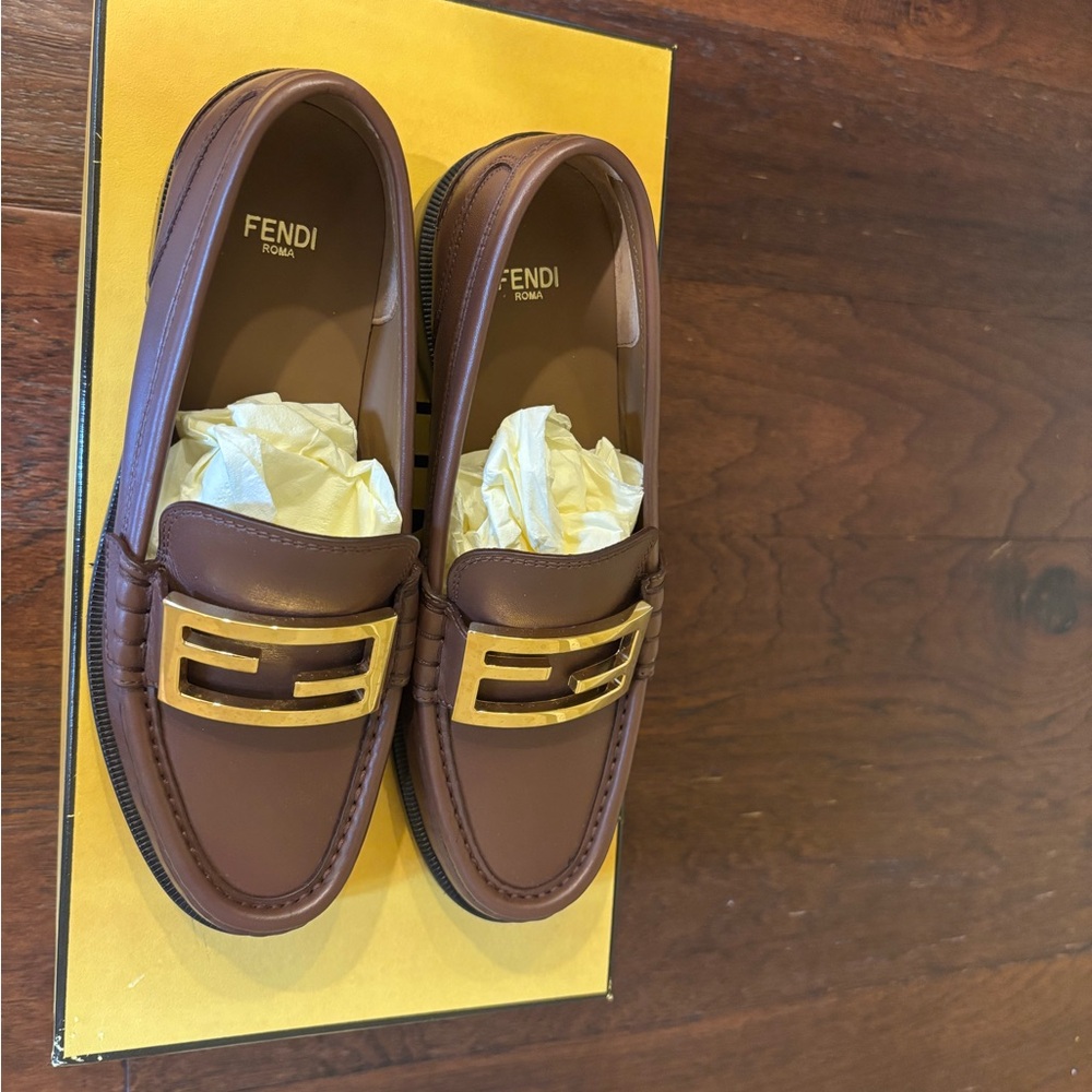 Fendi Women  Leather Loafers in Rich Brown